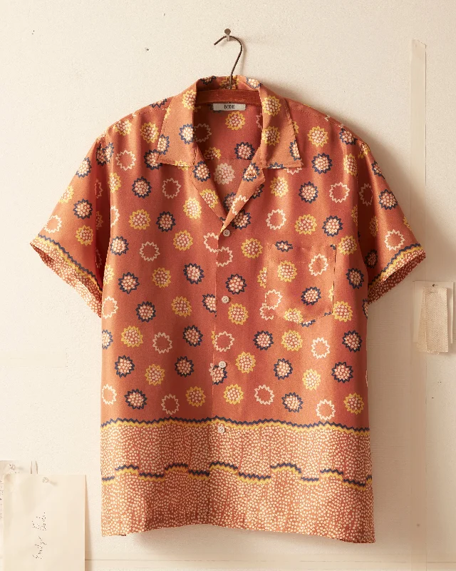Men's Striped Shirts for a Maritime TwistDotted Border Short Sleeve Shirt