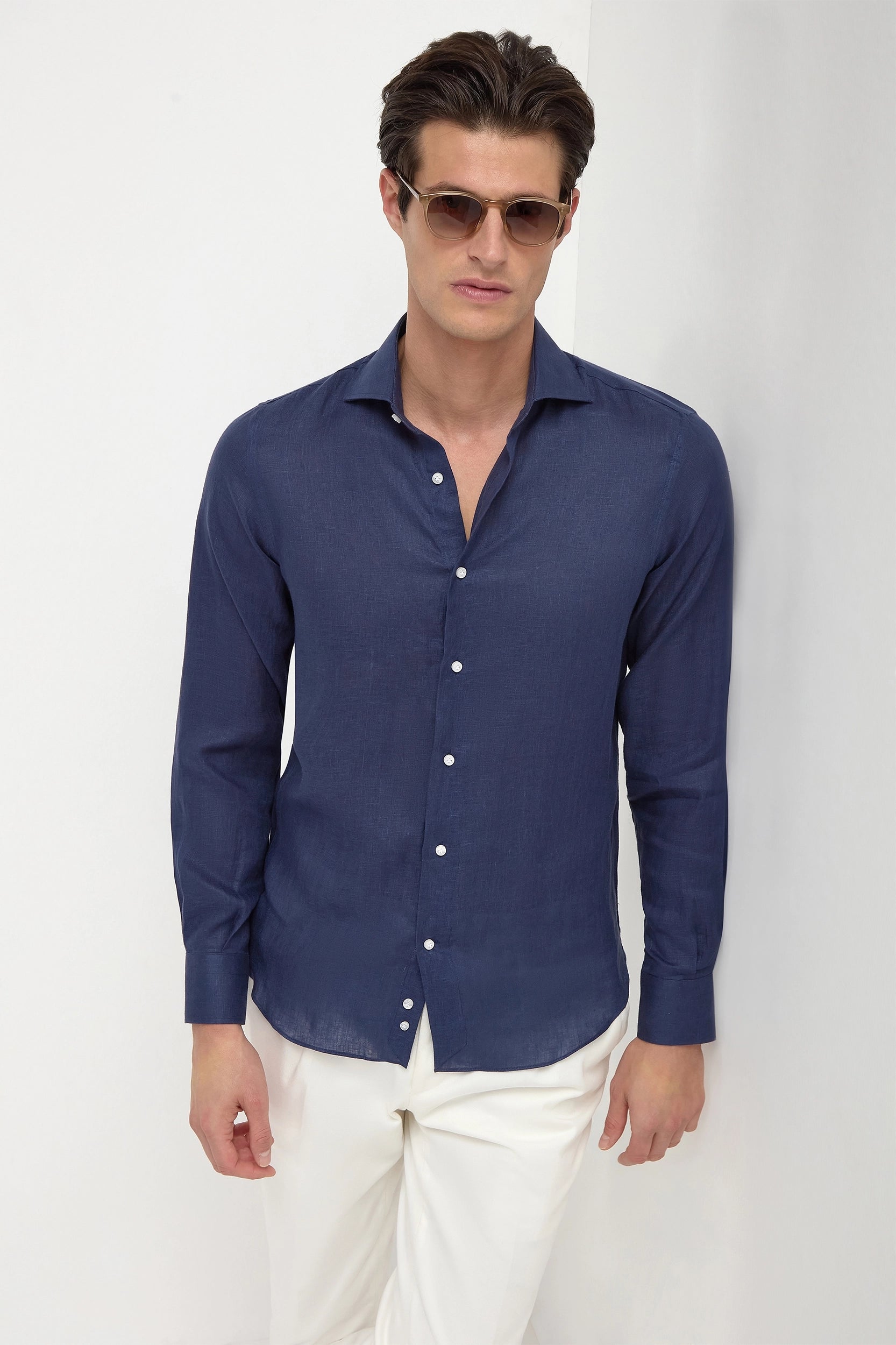 Men's Crew Neck T-Shirts for Everyday WearBlue linen shirt - Made in Italy