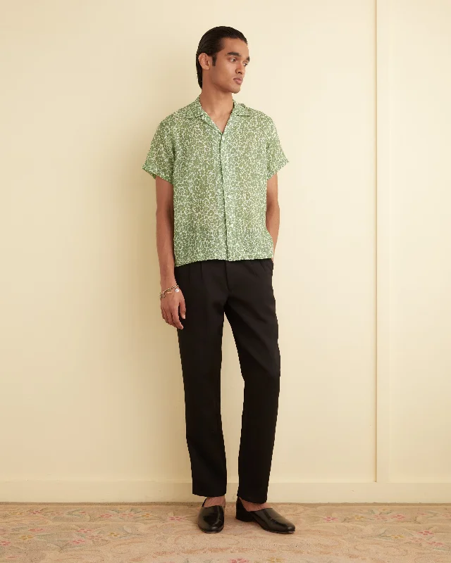 Men's Solid-Color Button-Down Shirts for VersatilityGreen Meadow Short Sleeve Shirt