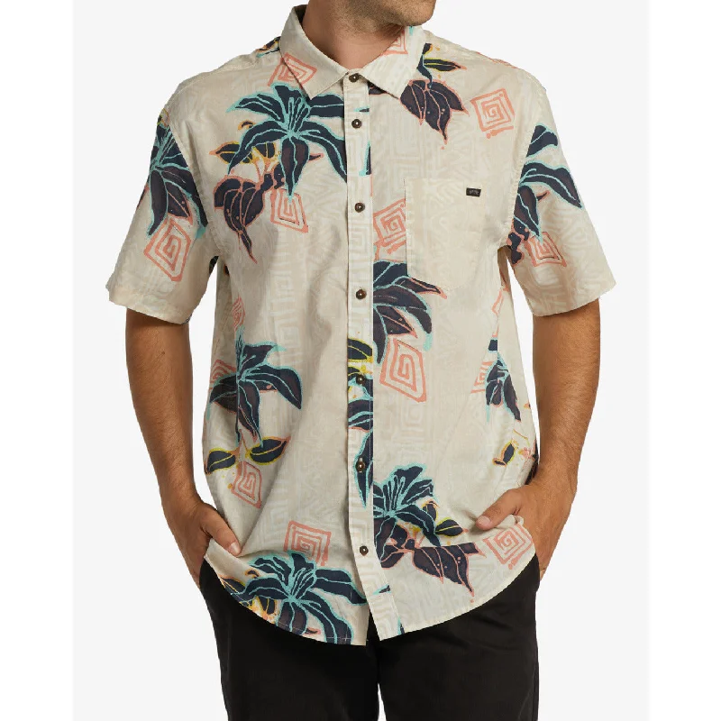 Men's Golf Shirts for On-Course StyleBillabong Sundays Short Sleeve Shirt
