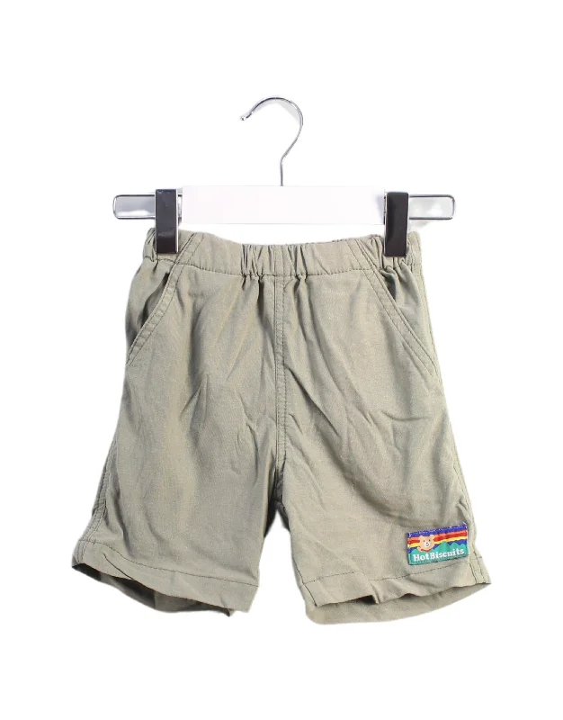 Men's Tapered Pants for a Slimming EffectMiki House Shorts 18-24M